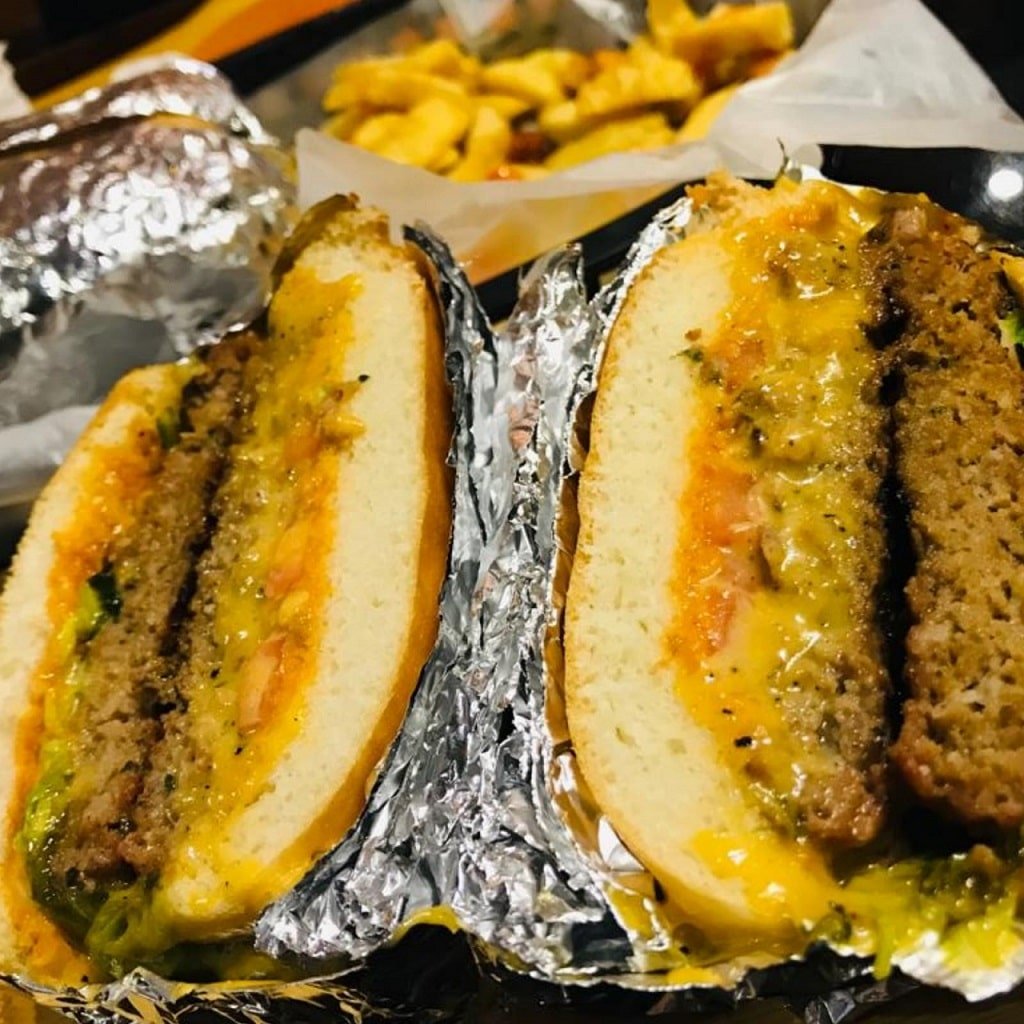 Burger Mart: Dive into the Cheesy Bliss of Lahore’s Iconic Pot Burger! 2 chaska min
